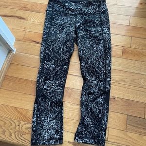 Lily lemon capris running tights